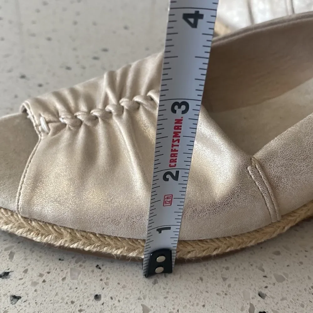 Easy Street Kindly Espadrille Slingback Wedge Gold Metallic Sandals Size 10